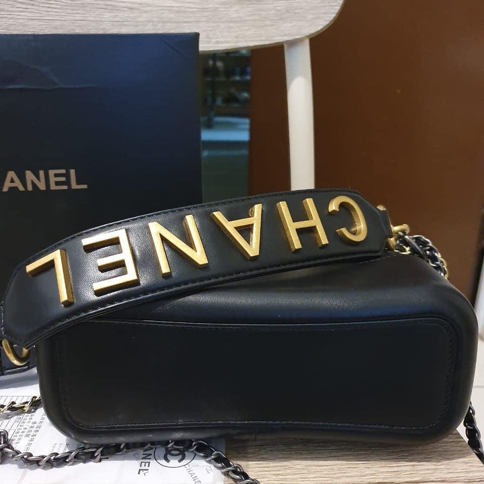 Chanel gabrielle size 24cm kulit made in france lengkap box, Fesyen Wanita,  Tas & Dompet di Carousell