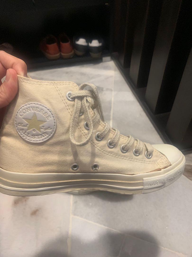 John lennon top chuck taylors