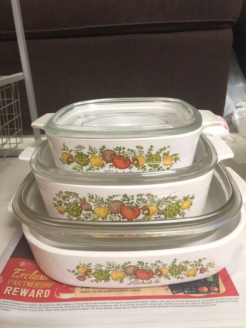 Corning Ware (Category: Cookware & Accessories) located in Singapore. Submitted by ilovingit123 (Listing ID 273425751, Image 2). Description: Selling Corning Ware from 20+ years ago .
