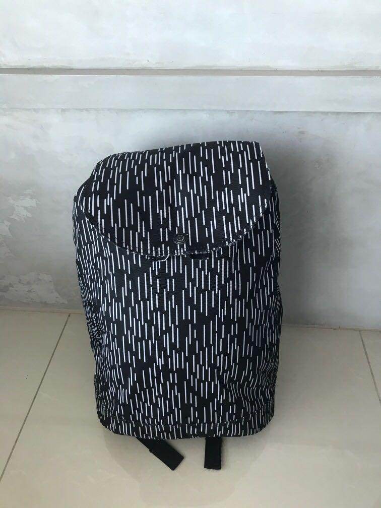 Herschel backpack (Category: Bags & Wallets) located in Singapore. Submitted by jzkrav (Listing ID 273448564, Image 1). Description: Herschel backpack Single main compartment with small zip compartment. Use for small trips oversea less than 10 times. Great for family to carry baby items when going out. Condition 8/10..