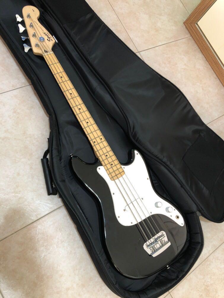 squier bass case