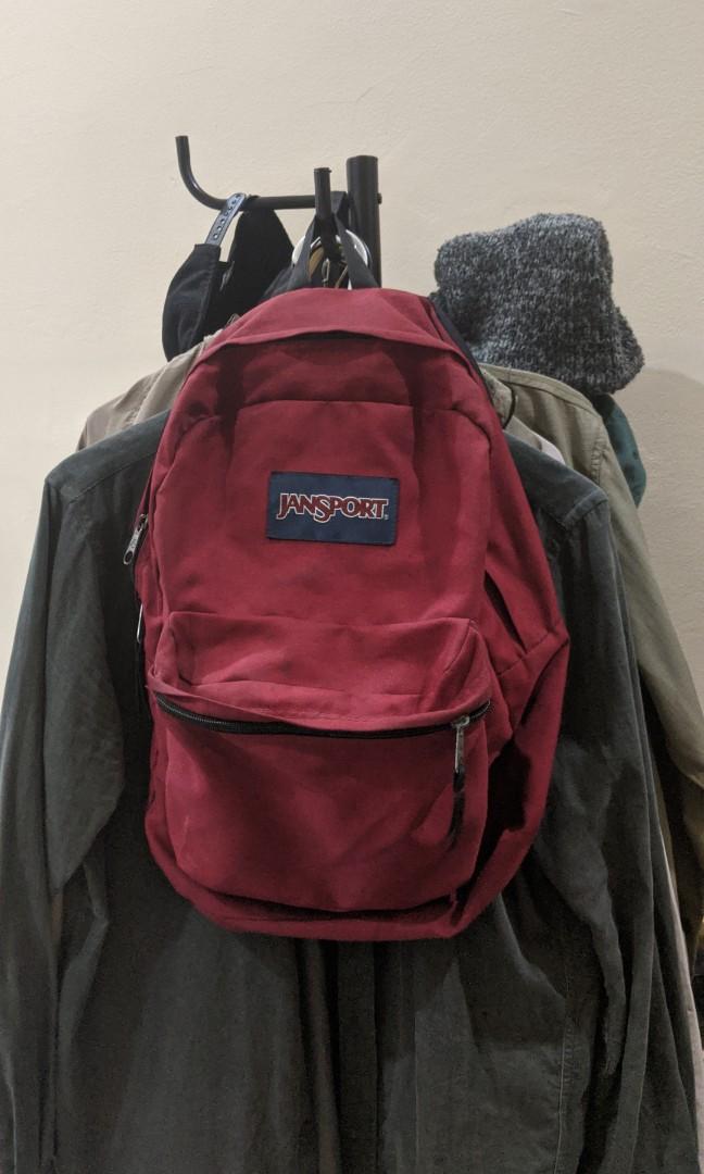 maroon jansport backpack