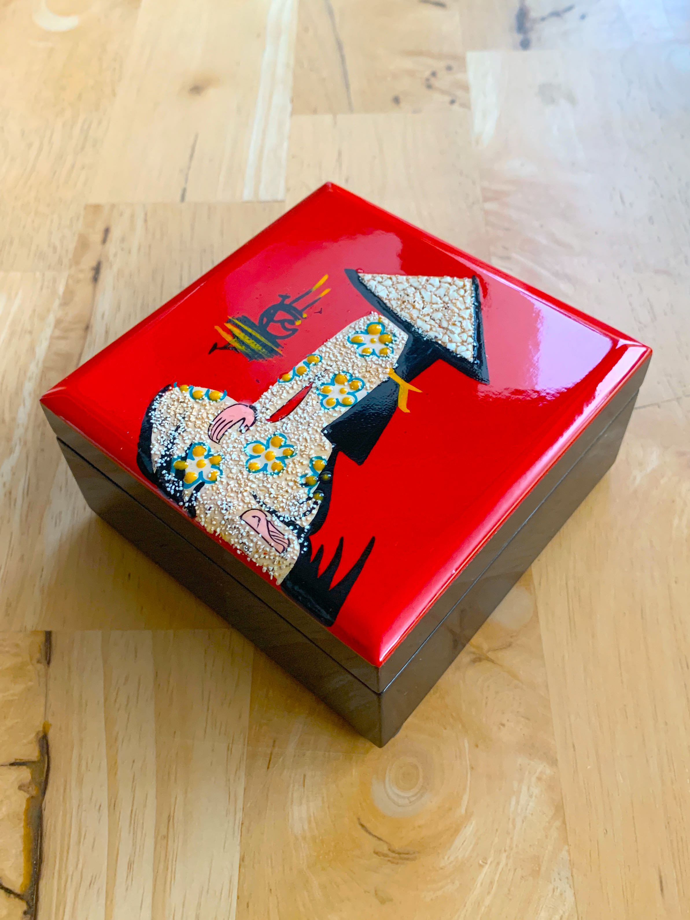 Vietnamese Lacquer Jewellery Box, Women's Fashion, Jewelry & Organisers, Accessory holder, box