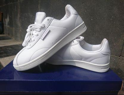 White sneakers ( champion )