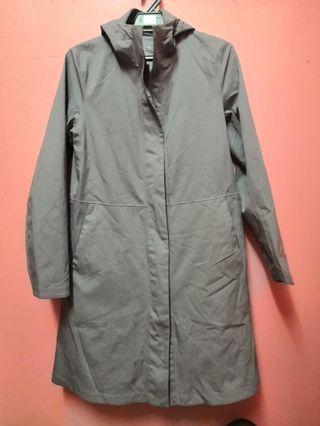 Raincoat Uniqlo Men S Fashion Carousell Malaysia