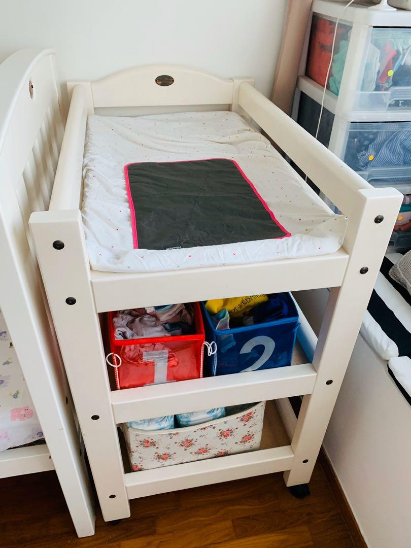 boori baby change table