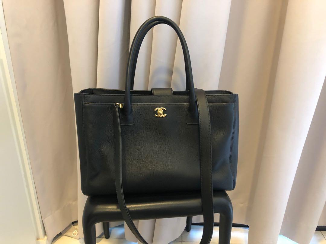 CHANEL CERF EXECUTIVE TOTE GHW, Luxury, Bags & Wallets on Carousell