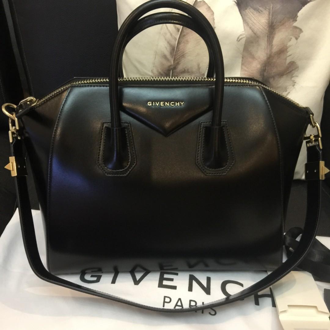 Givenchy Antigona Medium (Category: Luxury Bags & Wallets) located in Makati City. Submitted by kobewobee (Listing ID 273623108, Image 1). Description: Dust bag and authenticity card included Condition: 10/10 Rfs: funding another bag.