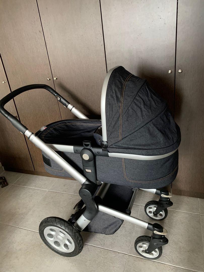 Joolz solid stroller (Category: Strollers) located in Singapore. Submitted by datukgong (Listing ID 273673624, Image 7). Description: Very solid stroller. Seat position high, no need baby chair when go to restaurant. .