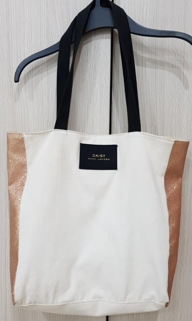 Marc jacobs clearance daisy purse