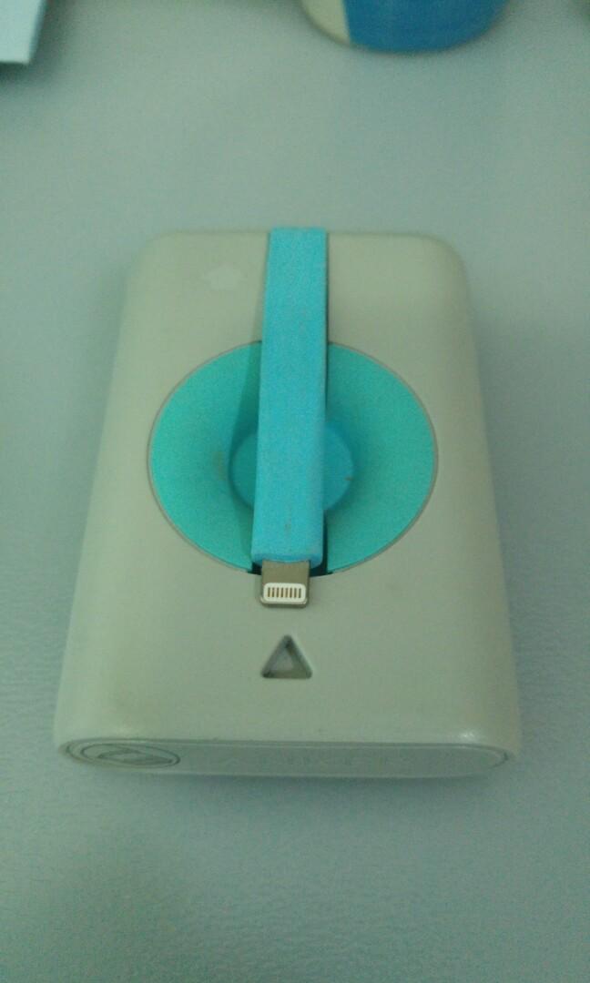 Power Bank 5200 mAh {for Apple}, Electronics, Others on Carousell