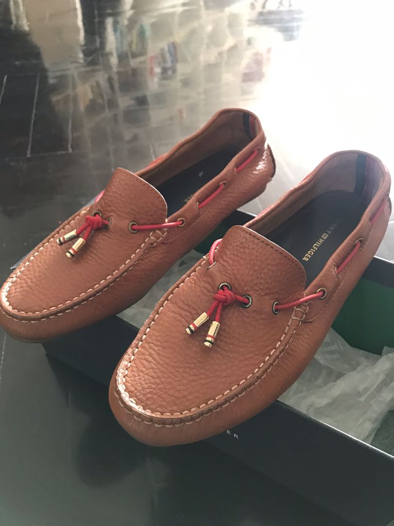 tommy hilfiger brown loafers