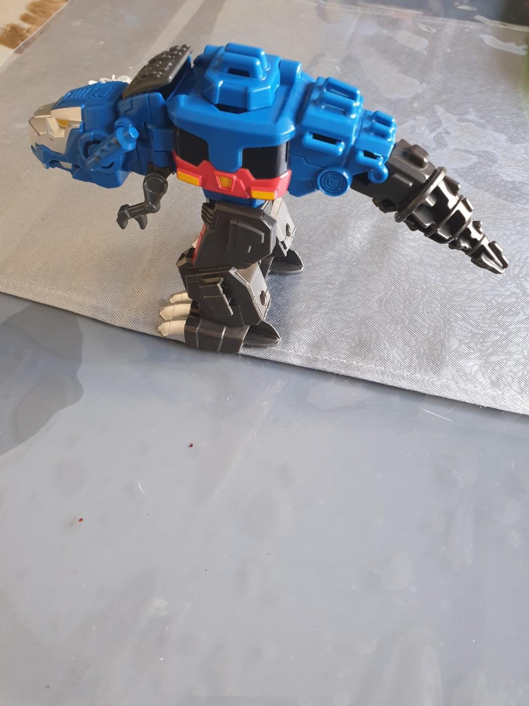 Transformers (Category: Toy Figures) located in Singapore. Submitted by hanlynn678 (Listing ID 273580357, Image 2). Description: Pre loved Transformers Optimus Prime Self collect st Yishun Ave 4.