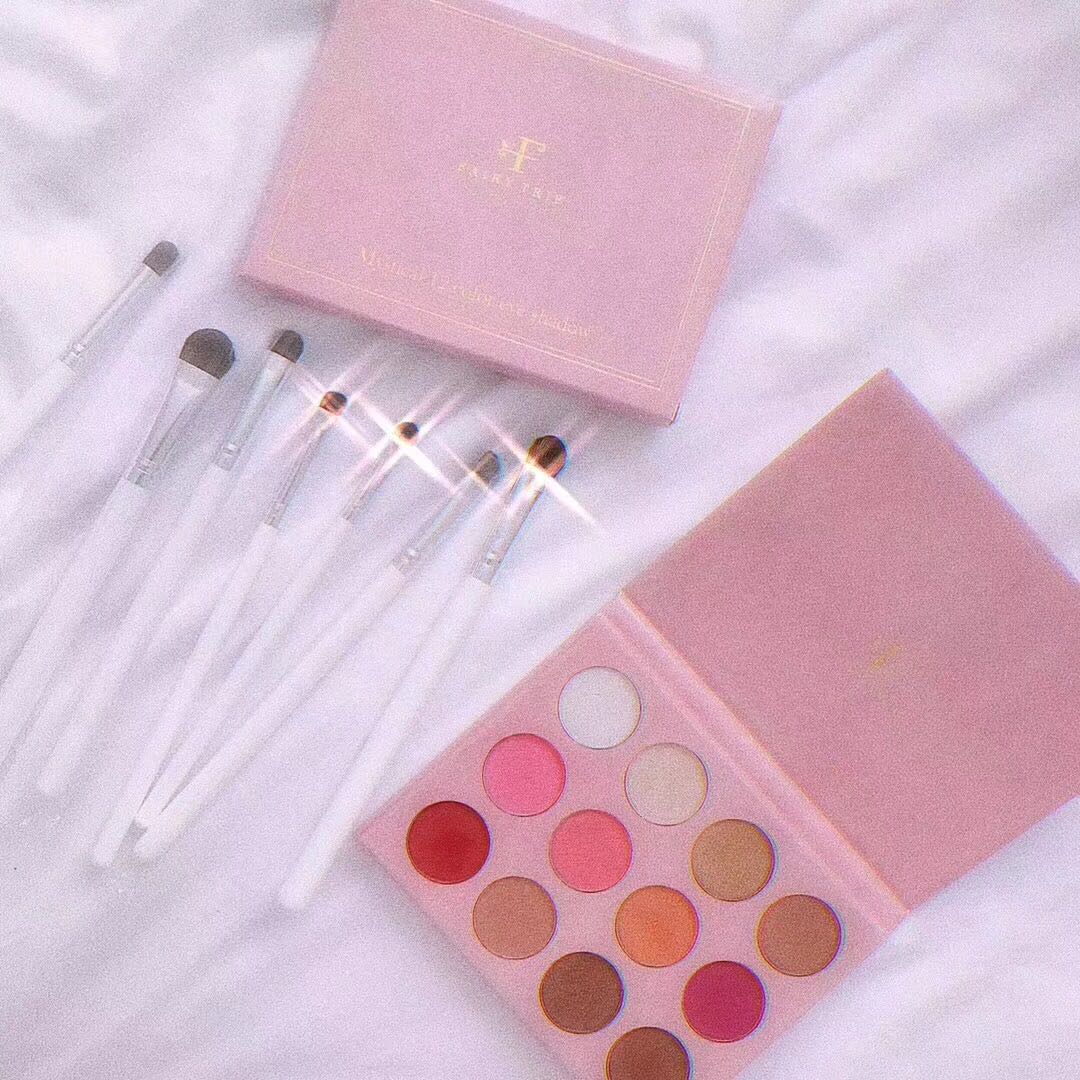 12 colours palette (highlighters, bronzer, blush colour), Beauty & Personal Care, Face, Makeup