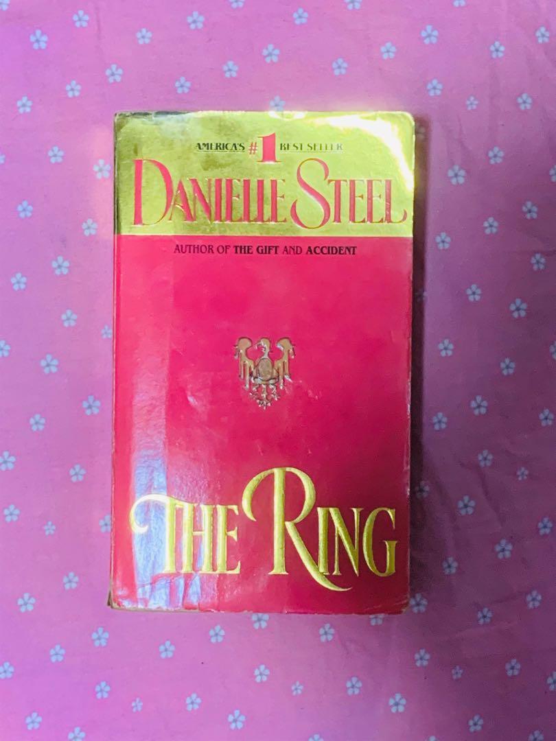Lot of 10 Danielle Steel Romance Set Popular Series Hardcover HCDJ HB –  Liquidation Books