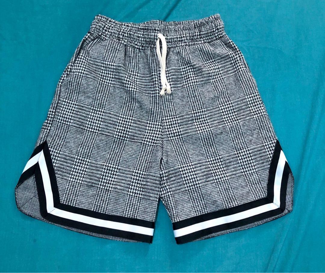 Drawstring Shorts (Category: Shorts) located in Manila. Submitted by dclutterrr (Listing ID 273818674, Image 1). Description: Never been used Super comfy Thick fabric.