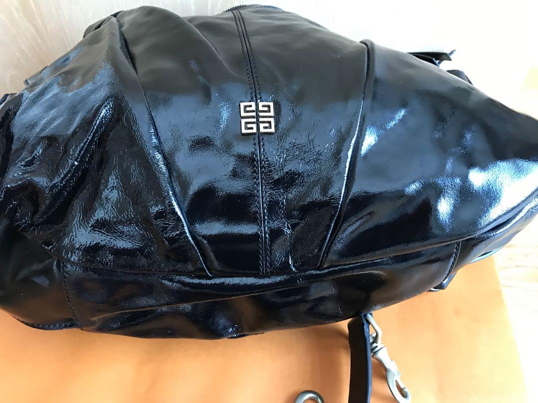 Givenchy （分類：手袋及銀包）位於 Hong Kong。 由 lirenxioake 提交（商品編號 273837142，圖片 3）。簡介： No dust bag。