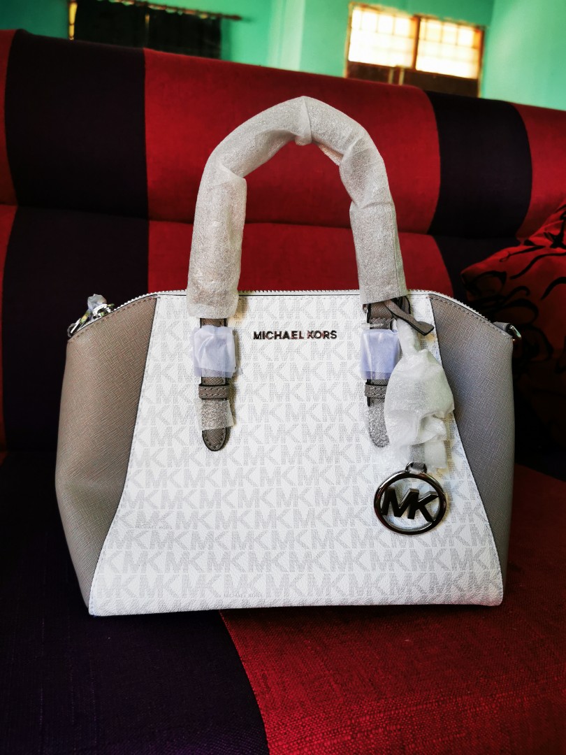 Michael Kors Ciara Medium Saffiano Leather Messenger Bag Bright White  35F9SC6M2B, Women's Fashion, Bags & Wallets, Purses & Pouches on Carousell