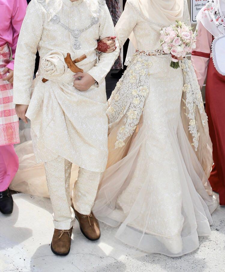 Songket pengantin , Womenu0027s Fashion, Bridal Wear on Carousell