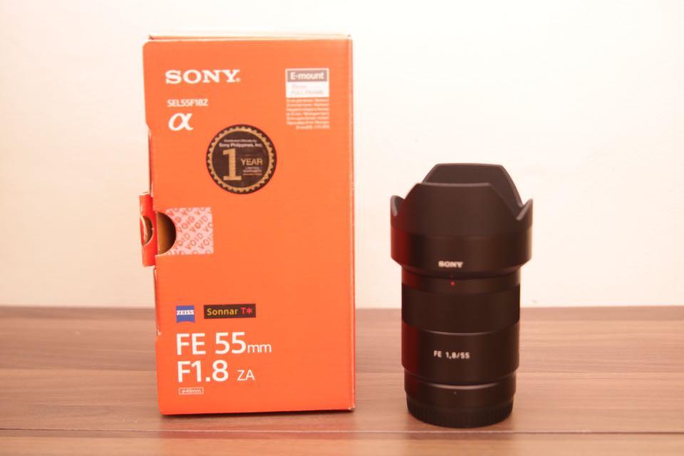 Sony 55mm 1.8za lens e mount (Category: Lens & Kits) located in Quezon City. Submitted by francisresu (Listing ID 273775233, Image 1). Description: Good as new Clean glass Complete With hood pouch lens caps Pm if interested Trinoma meet up.