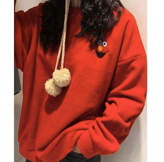 Elmo (Category: Longsleeves) located in Kuching. Submitted by ajmsss (Listing ID 273754203, Image 2). Description: Still new Can fit up to XL.
