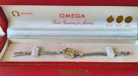 Omega 女錶，古董錶手上鍊，原鑽，有盒及手冊