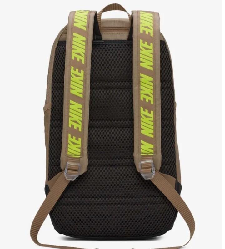 nike essential backpack