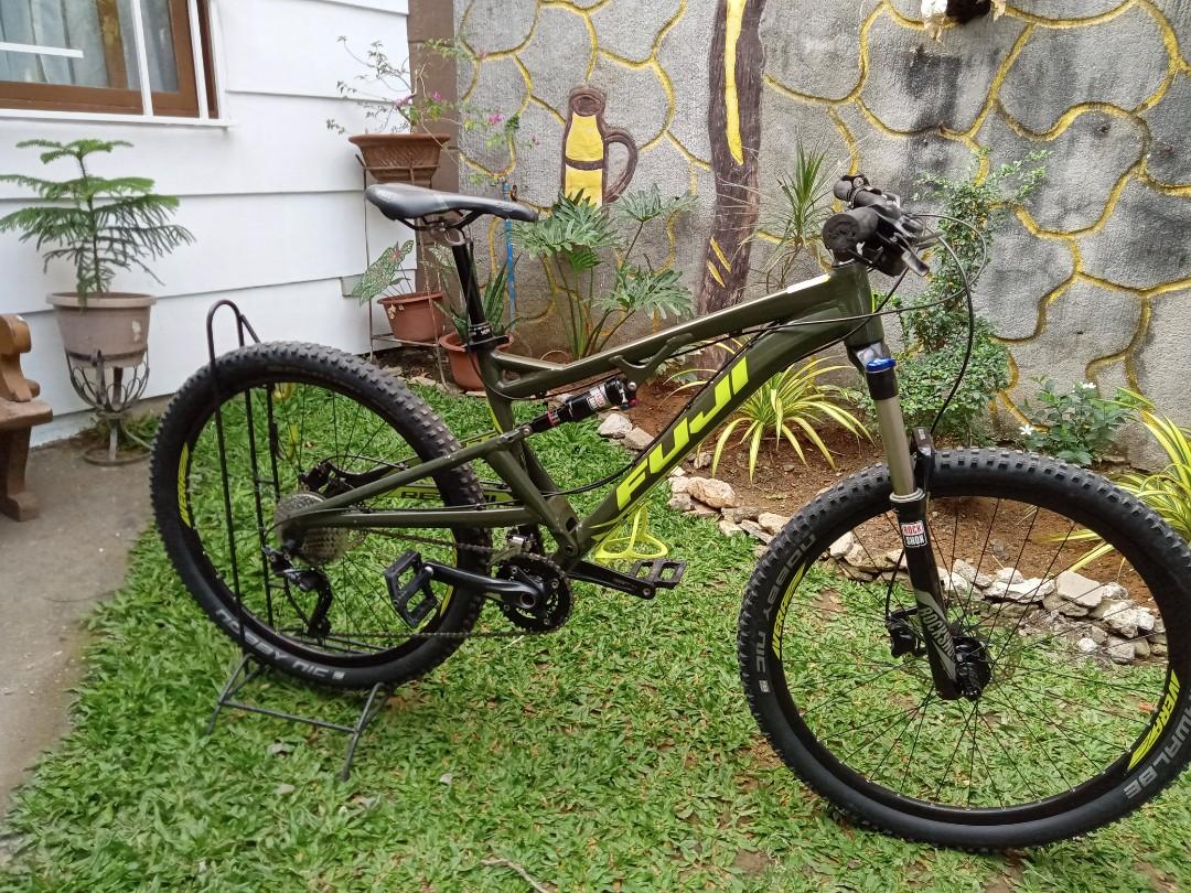 Fuji dual hotsell suspension mountain bike