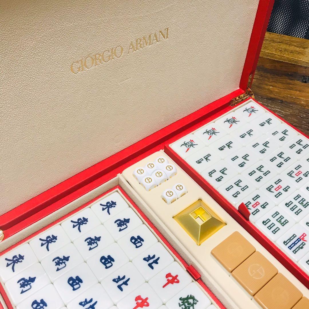 Giorgio Armani 紅色麻雀套裝Chinese Mahjong , 名牌, 服裝- Carousell