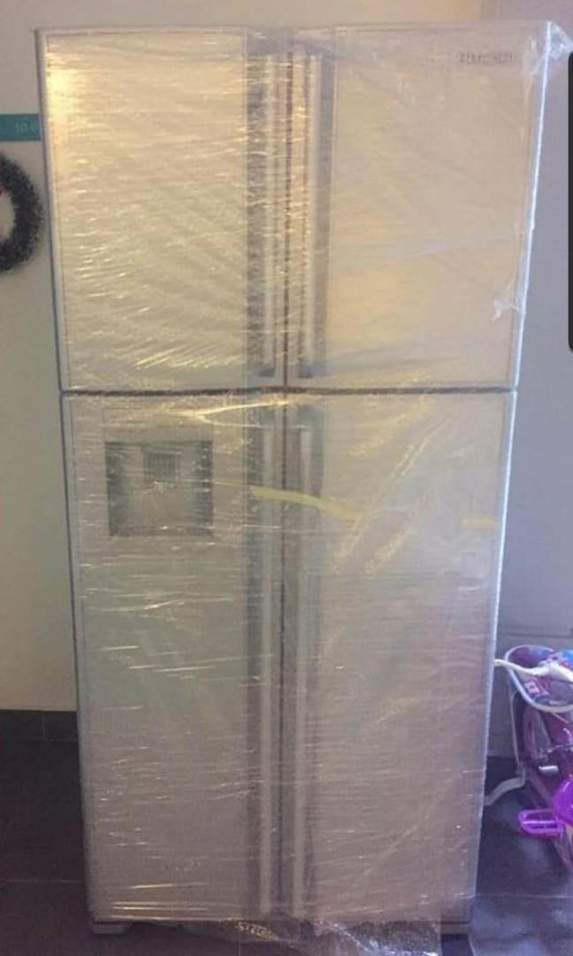 Hitachi side by side 2 doors refrigerator fridge 660L, TV & Home