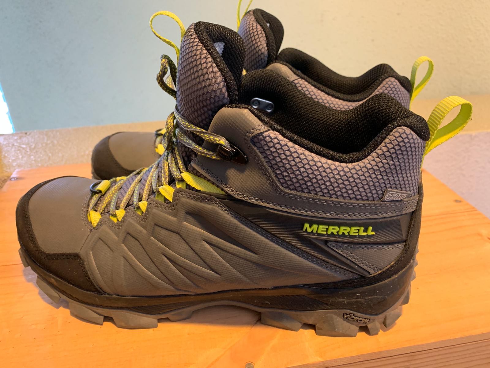 merrell waterproof snow boots