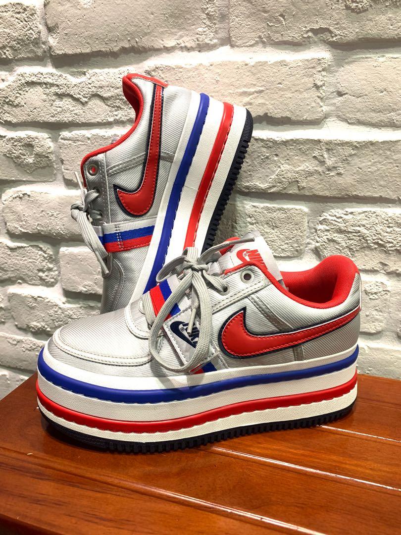 Nike vandal surprise top