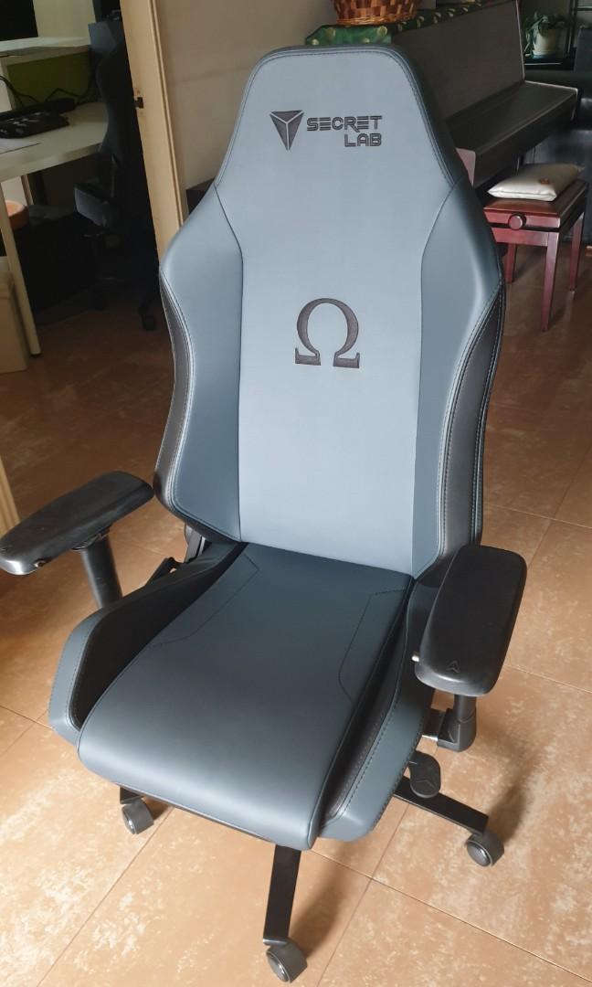 Secret lab hotsell omega ash
