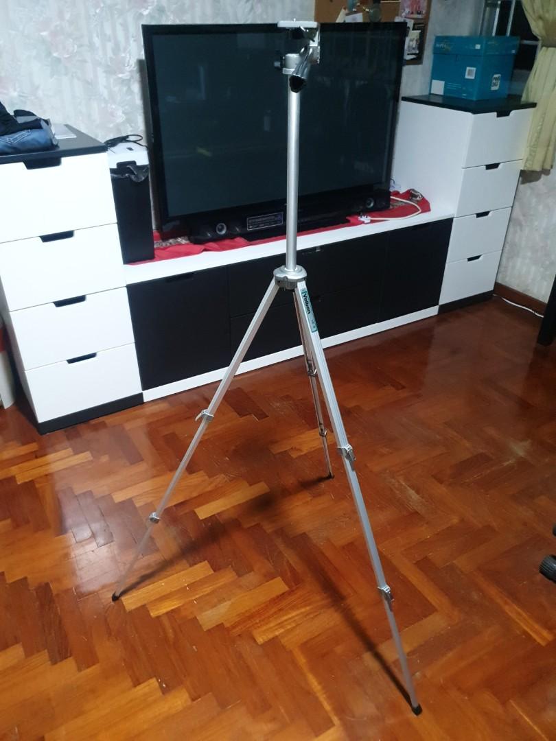 Velbon HE3 camera tripod, Photography, Photography Accessories