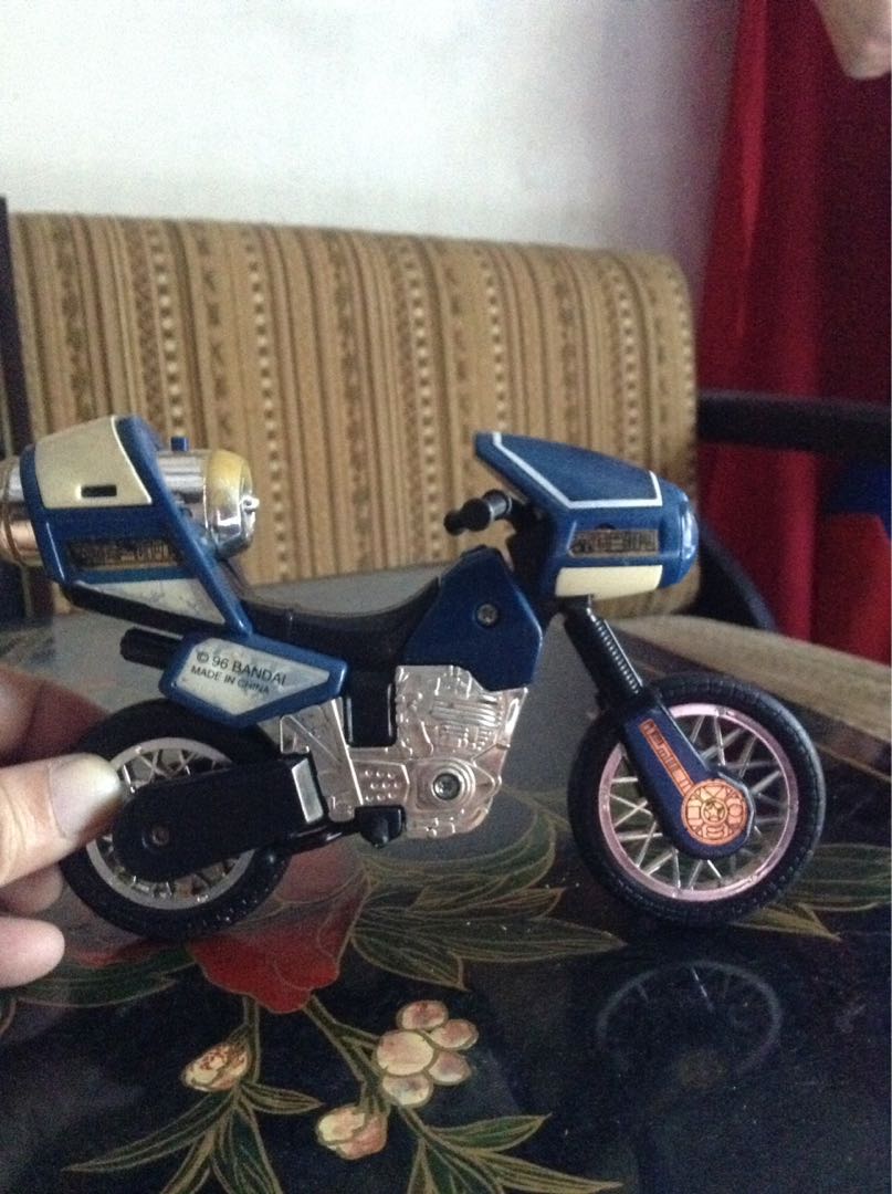Vintage Authentic 1996 Bandai Power Ranger Motorcycle only, Hobbies