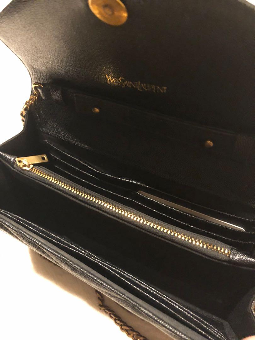 Ysl black chain bag (Category: Luxury Bags & Wallets) located in Iloilo. Submitted by el.espacio.del.closet (Listing ID 273916006, Image 2). Description: 🔎Used but good condition 🛍 gift 💰Rsf: decluttering.