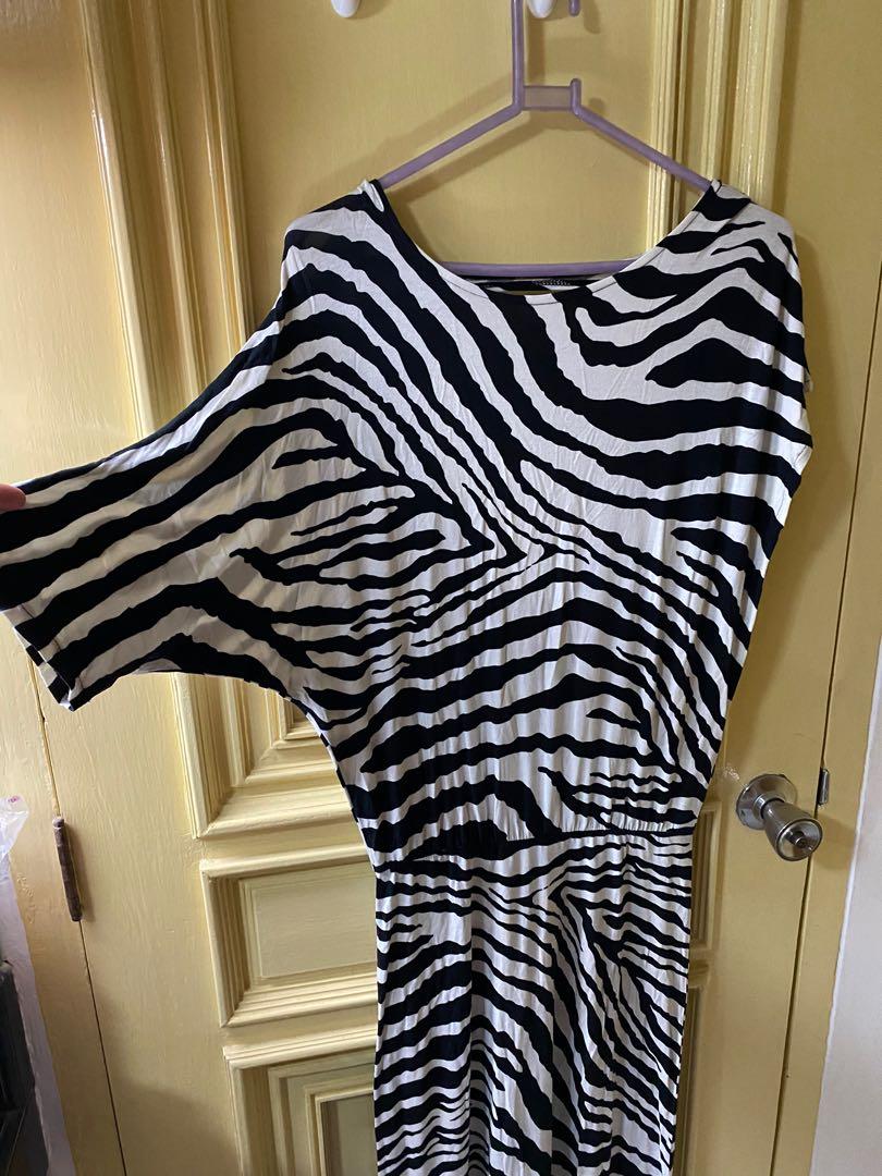 Zebra print long dress (Category: Dresses) located in Pasig City. Submitted by erncm (Listing ID 274046849, Image 2). Description: .