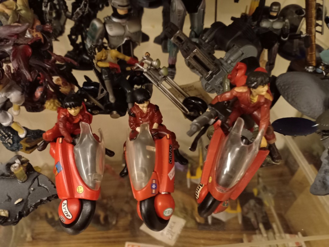 Akira gashapon store