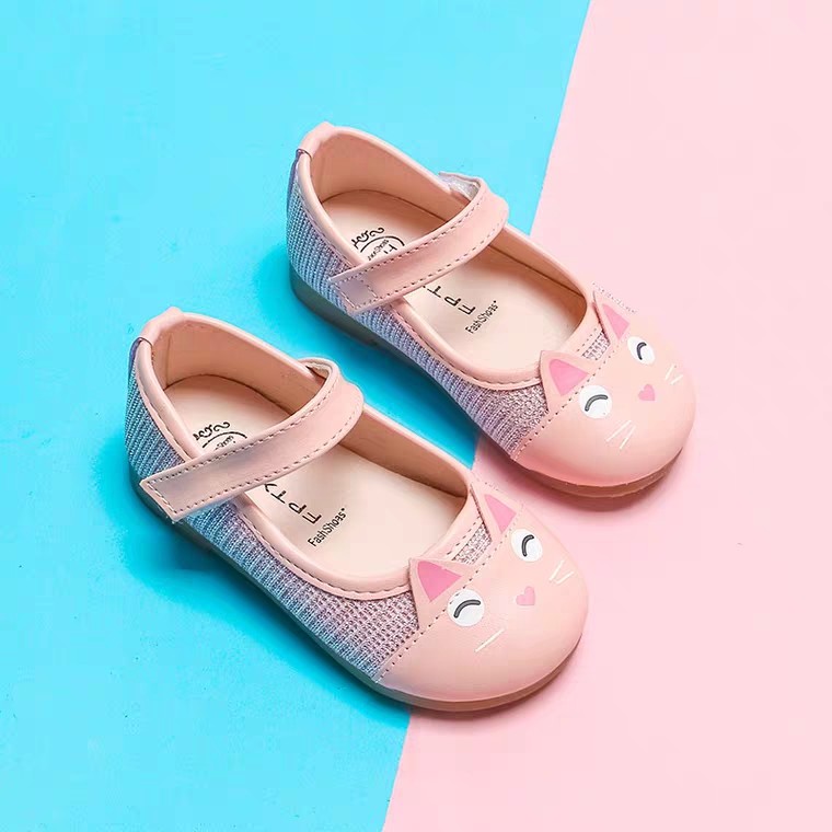 Kitten hotsell baby shoes