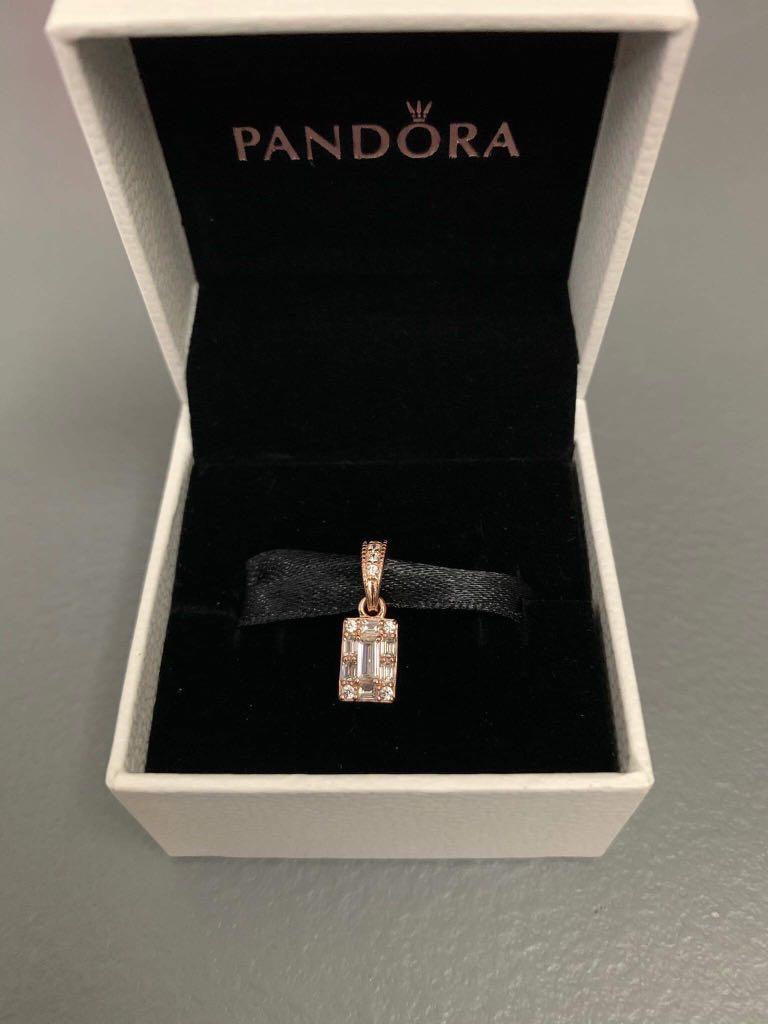 Sparkling square online halo pendant