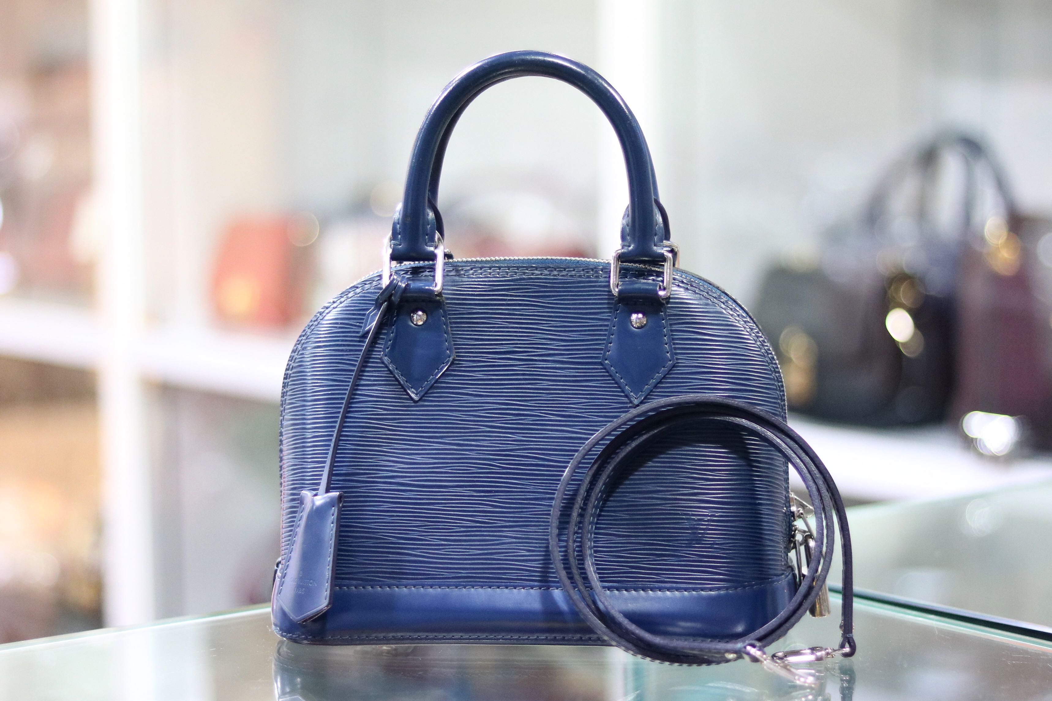 tas satchel Louis Vuitton Indigo Epi Leather Alma BB 2013 Satchel