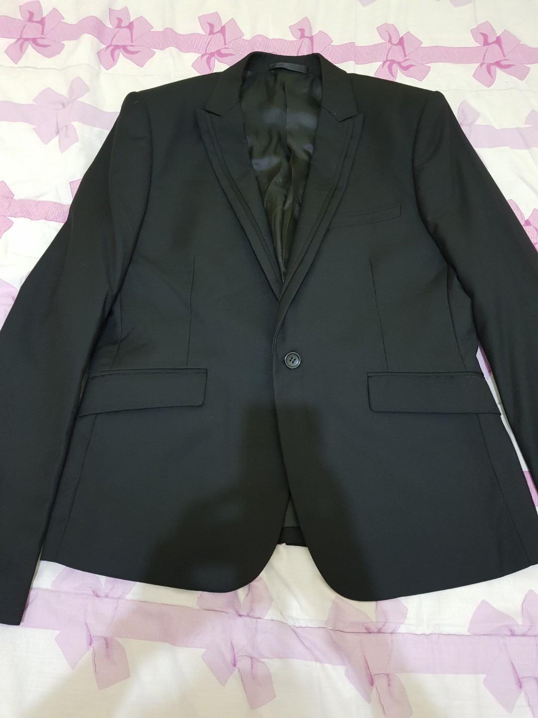 onesimus coat and tie