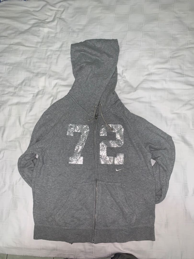 Vintage Nike Hoodie No.72 Women s Fashion Coats Jackets and