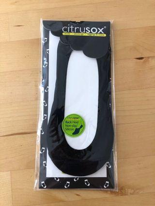 Black non-slip heel socks