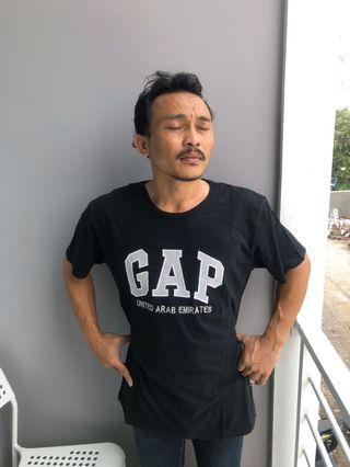 tshirt gap united arab emirates model trlihat ngantuk