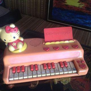 Vintage Authentic Hello Kitty Japan Mini Piano