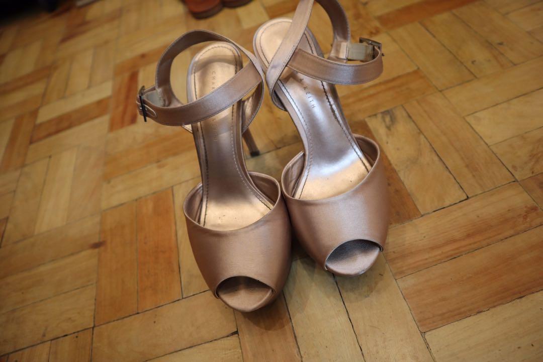 womens heels size 6