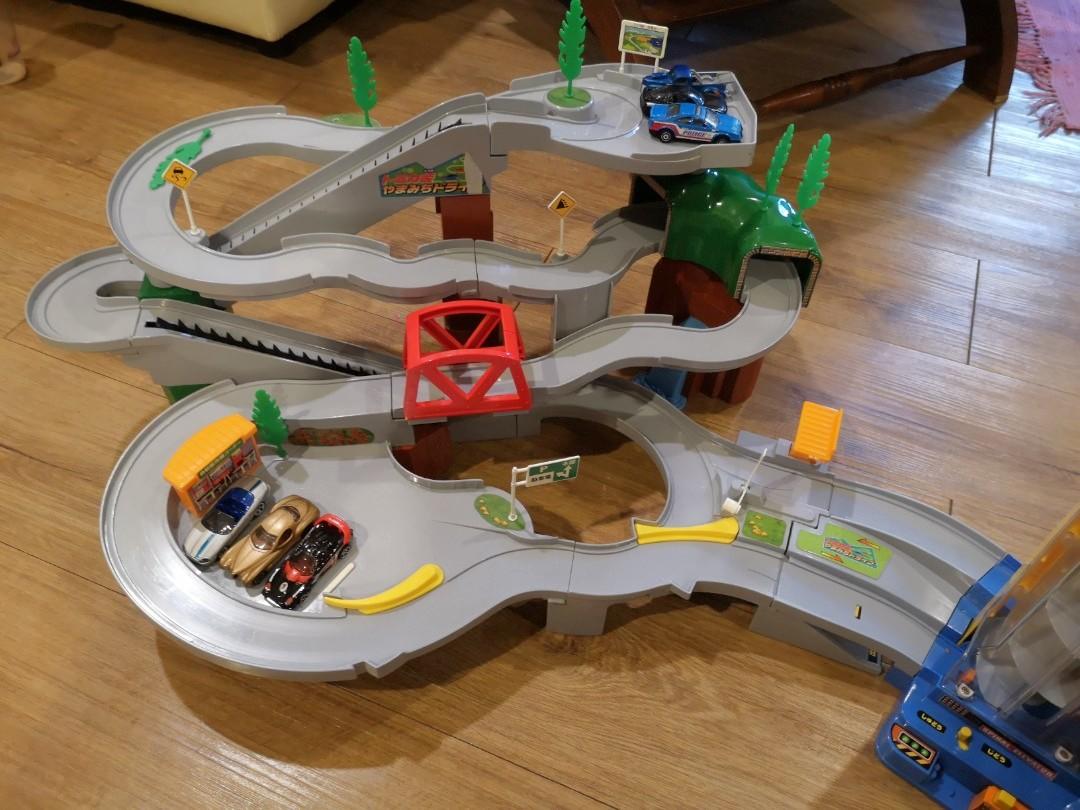 Deluxe PlaySet Takara Tomy Tomica City Mountain Road Drive Complete Set (with box) + Tomica