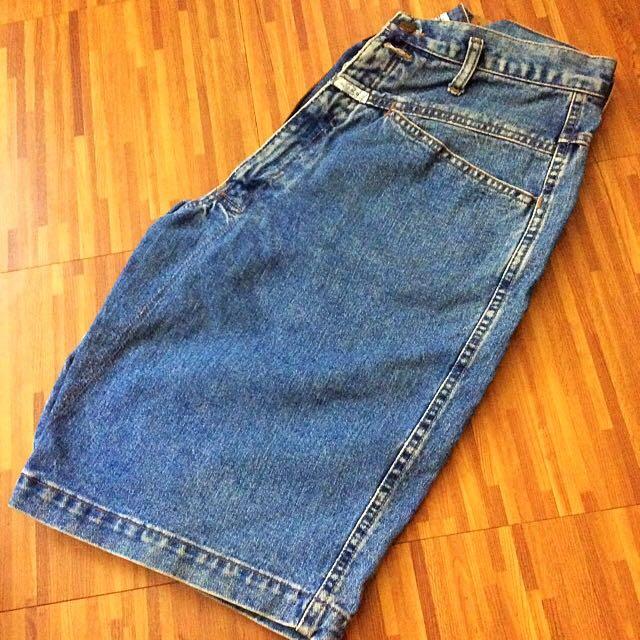 Girbaud Francois Shorts (Category: Shorts) located in Las Pinas. Submitted by cristeta76 (Listing ID 274279883, Image 3). Description: .