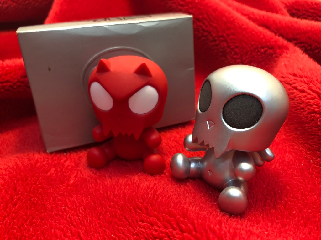 Limited figurine set designed by Ray & Billy, Hobbies & Toys ...